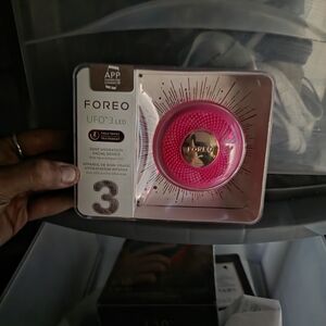 FOREO UFO 3 LED Device in Bright Pink